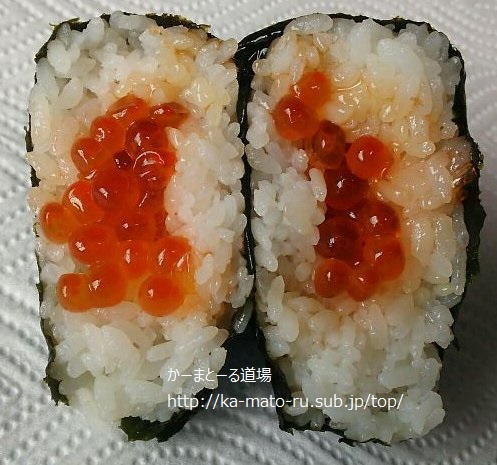 ローソン こぼしいくらおにぎりは本当にこぼれているのか確認してみた。