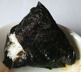 ローソン こぼしいくらおにぎりは本当にこぼれているのか確認してみた。