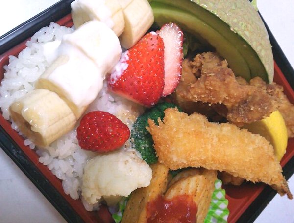 君はご飯の上にフルーツが乗ってる弁当を見た事があるか？【いねや】早稲田大学近く