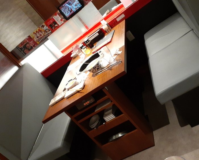 【まるで回転寿司？】特急レーン 焼肉の和民 王子店