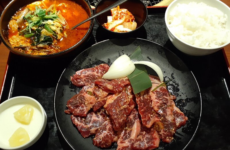 【安楽亭】ビル全体が焼肉屋！半個室状態【赤羽東口店】