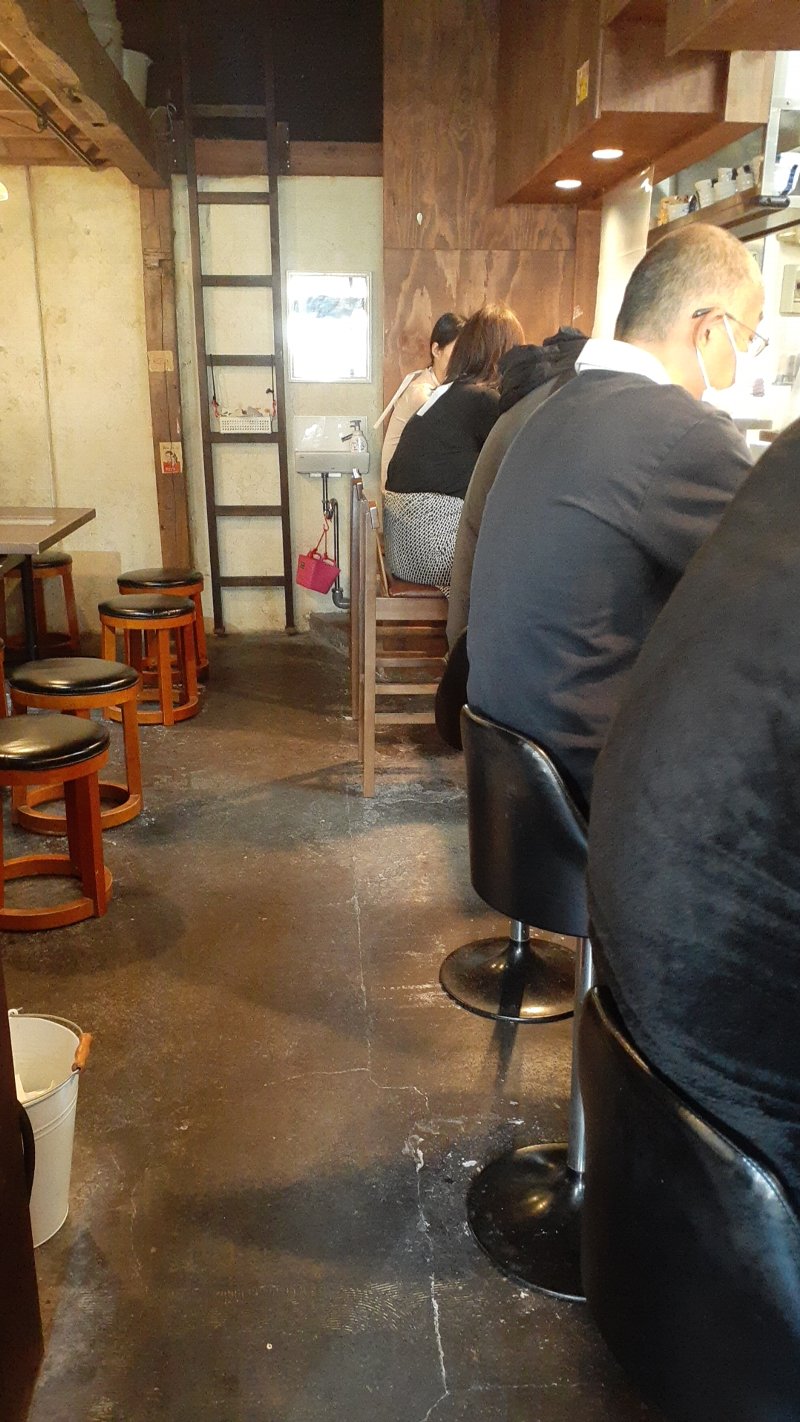 【粉麺小屋】粉から手打ち麺の上品なラーメンが美味いぞ【新中野】