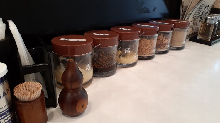 【みそ熊】北海道らーめん 誰も注文しない旭川醤油ラーメンを食べてみた【本店】北区王子駅