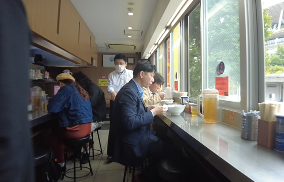 千駄ヶ谷ホープ軒【神宮球場】まだ現役大人気店ネギ入れ放題